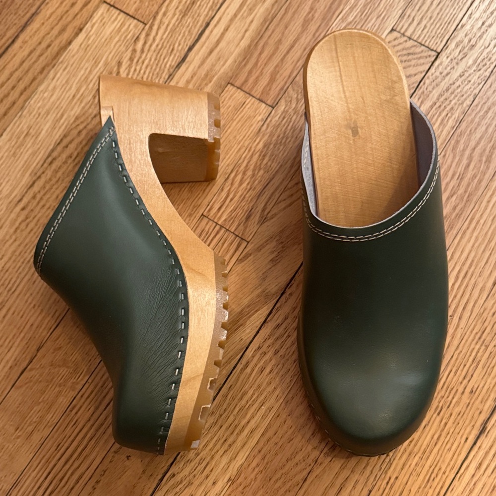 Women’s Green Leather Wooden Clogs